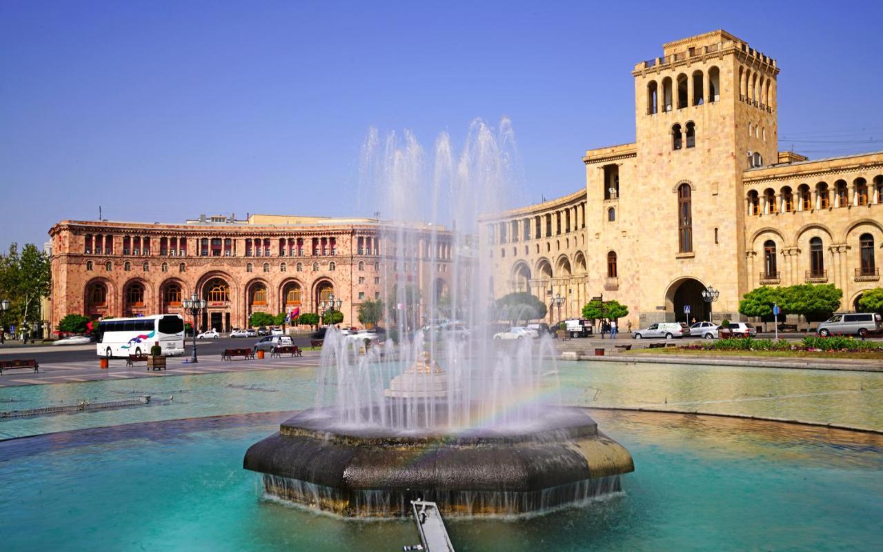 Prime Hotel Tours Erevan Esterno foto