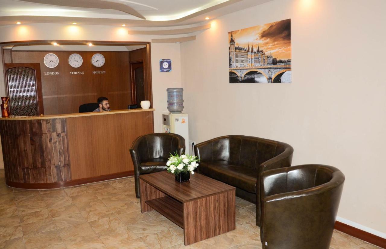 Prime Hotel Tours Erevan Esterno foto